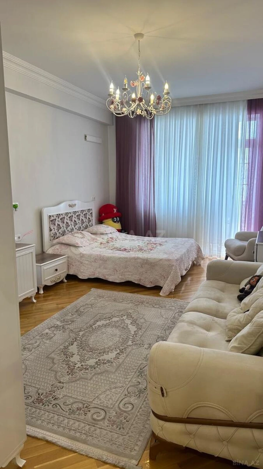 Satılır 3 otaqlı mənzil 156 m²