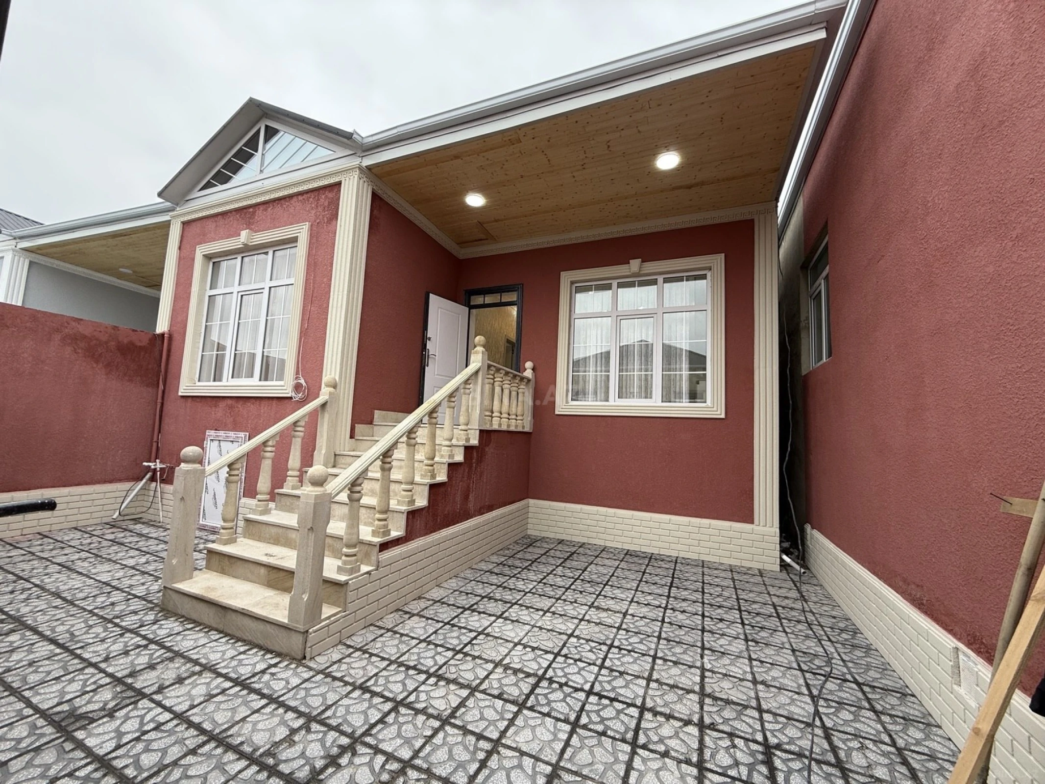 Satılır 3 otaqlı həyət evi 100 m²