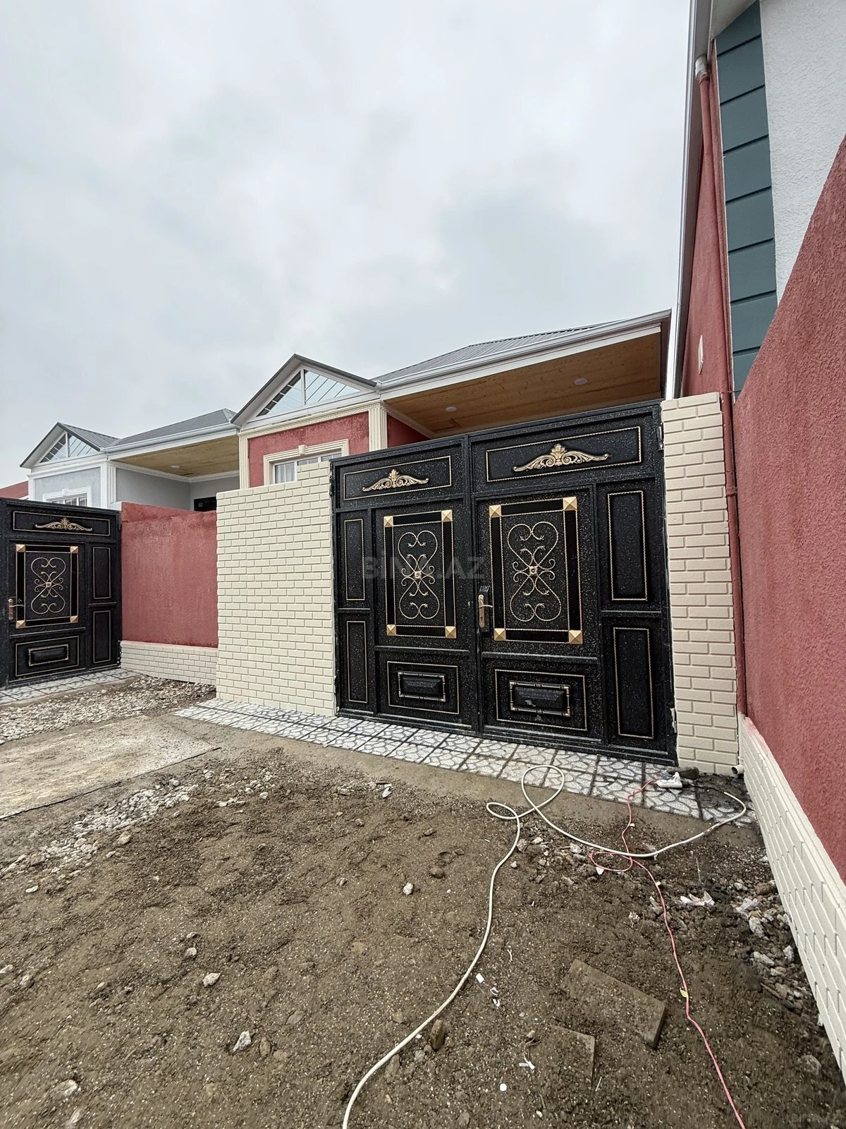 Satılır 3 otaqlı həyət evi 100 m²