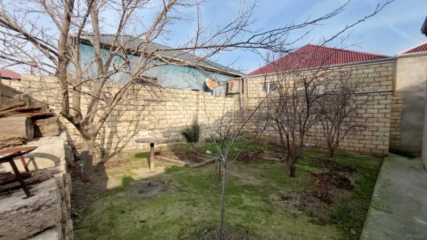 Satılır 4 otaqlı həyət evi 135 m²