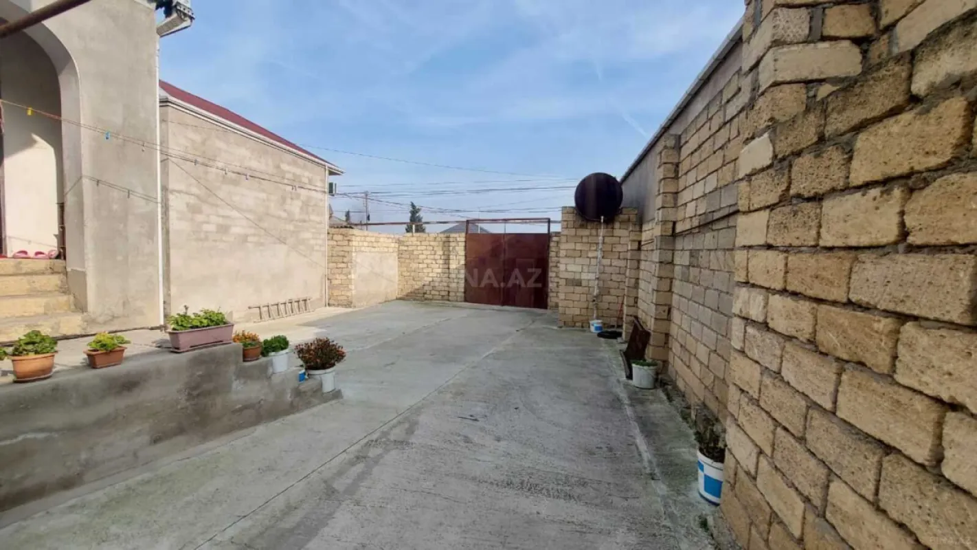 Satılır 4 otaqlı həyət evi 135 m²