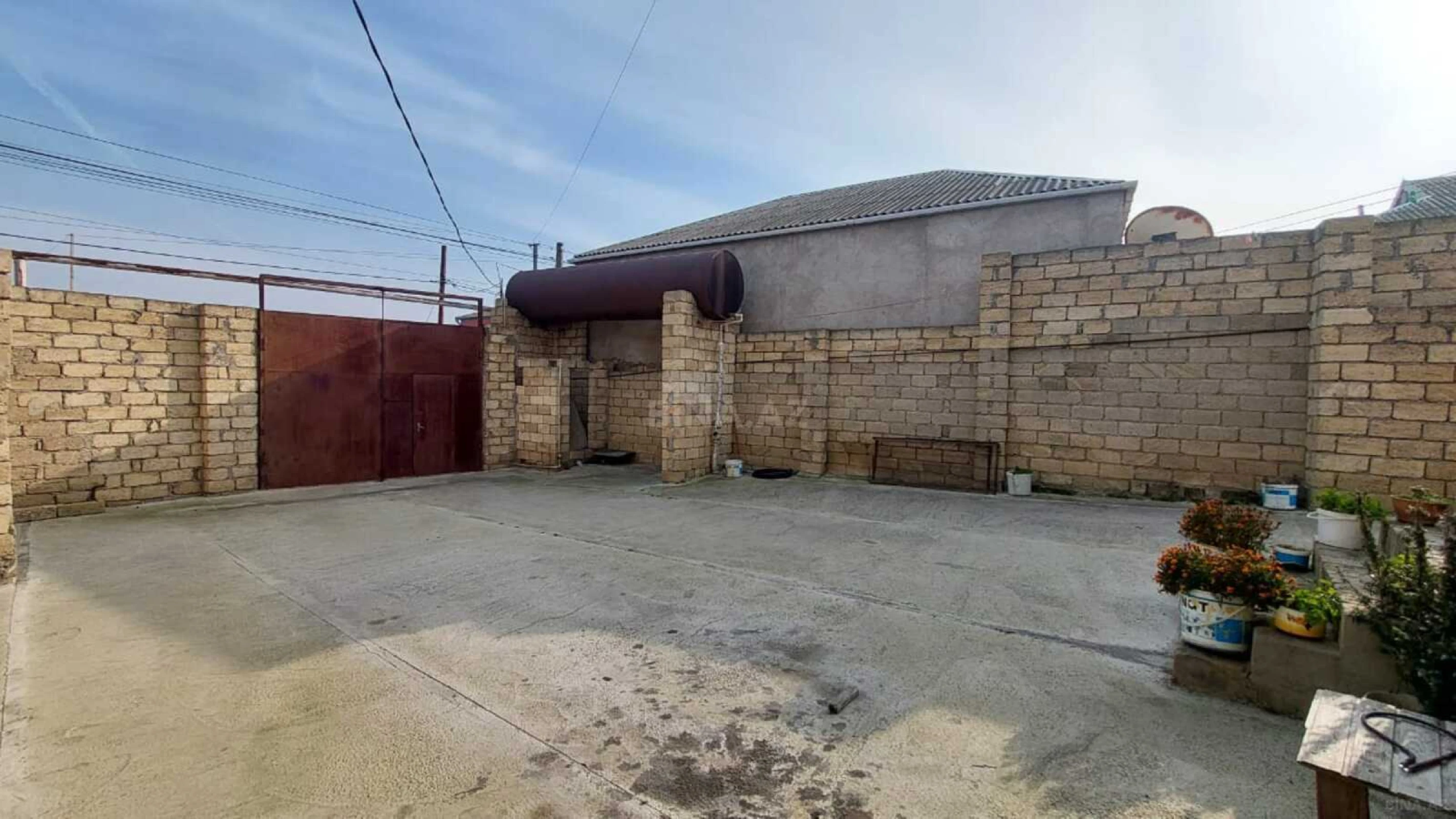 Satılır 4 otaqlı həyət evi 135 m²