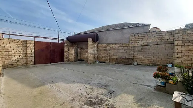 Satılır 4 otaqlı həyət evi 135 m²