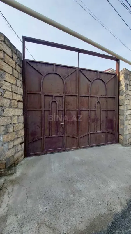 Satılır 4 otaqlı həyət evi 135 m²