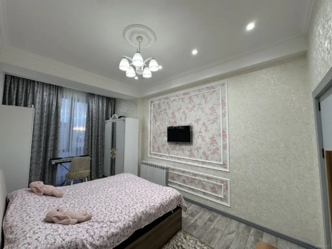 Satılır 3 otaqlı mənzil 120 m²