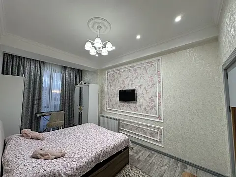 Satılır 3 otaqlı mənzil 120 m²