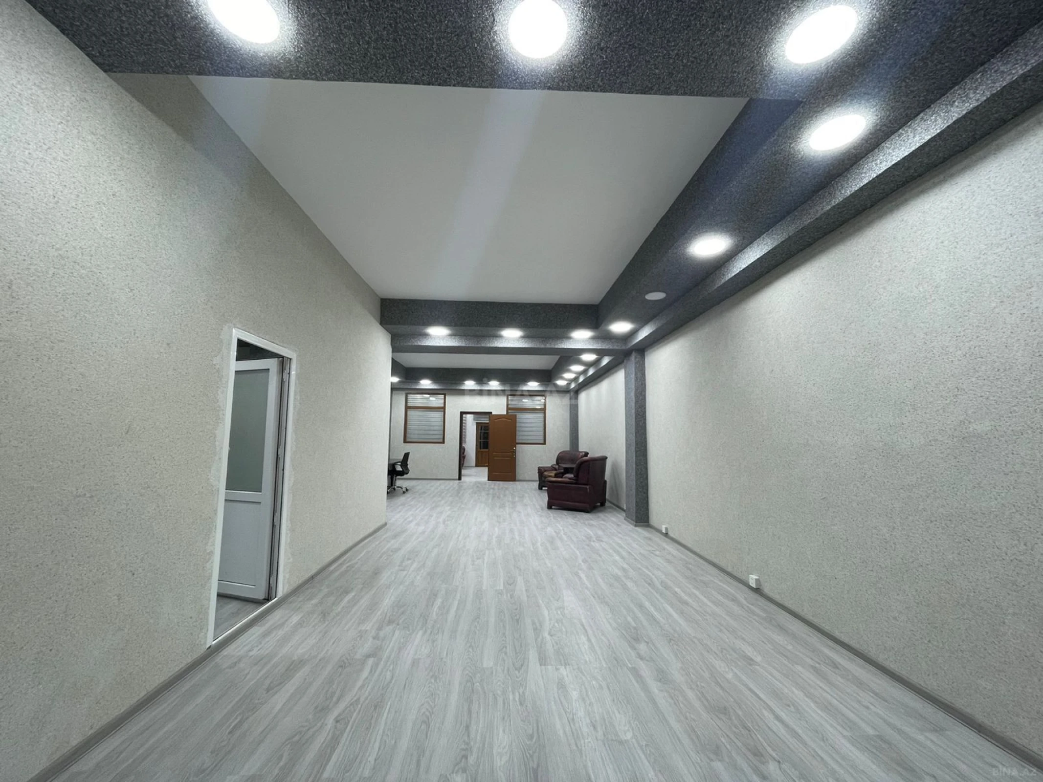Kirayə verilir 2 otaqlı ofis 130 m²