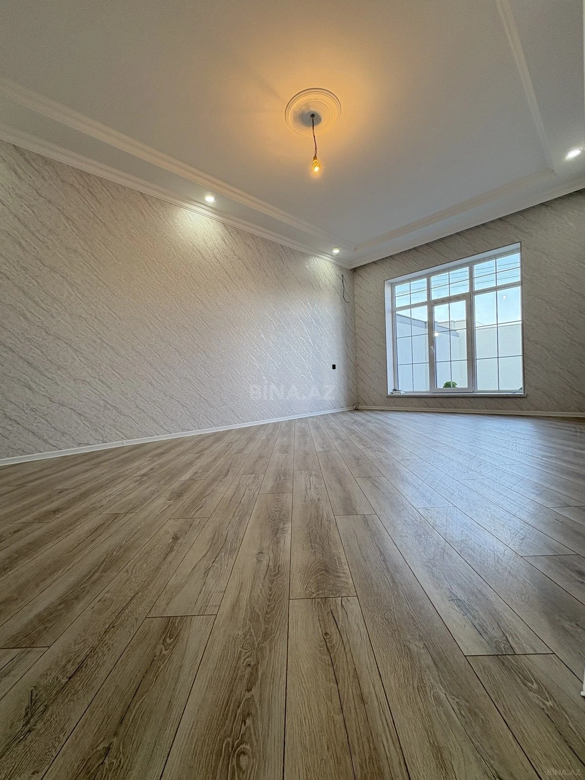 Satılır 5 otaqlı həyət evi 210 m²