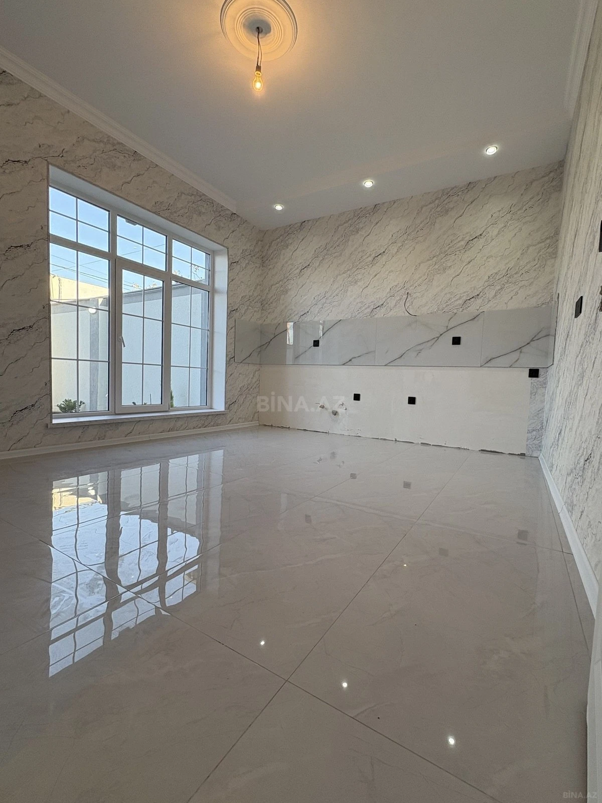 Satılır 5 otaqlı həyət evi 210 m²