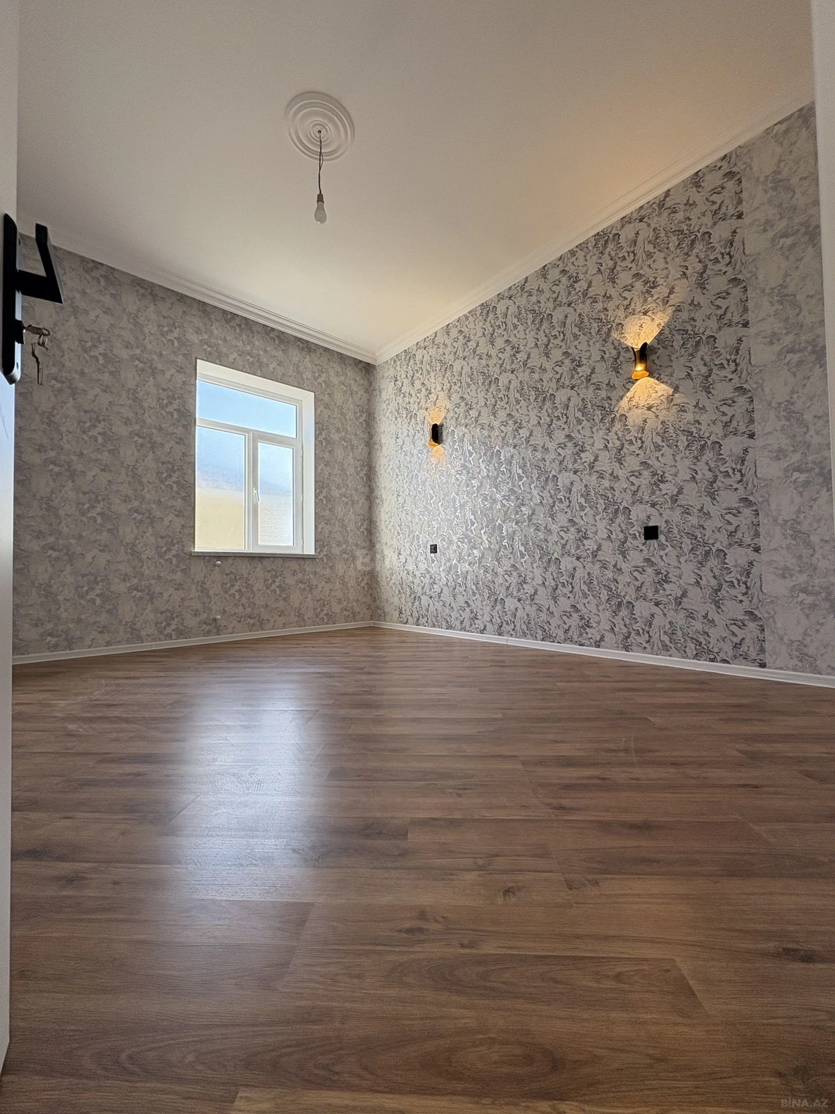 Satılır 5 otaqlı həyət evi 210 m²