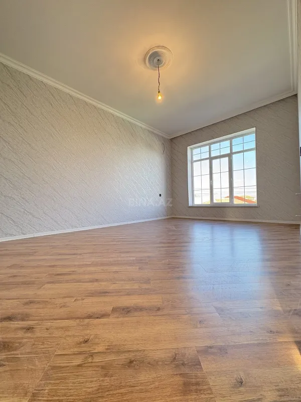 Satılır 5 otaqlı həyət evi 210 m²