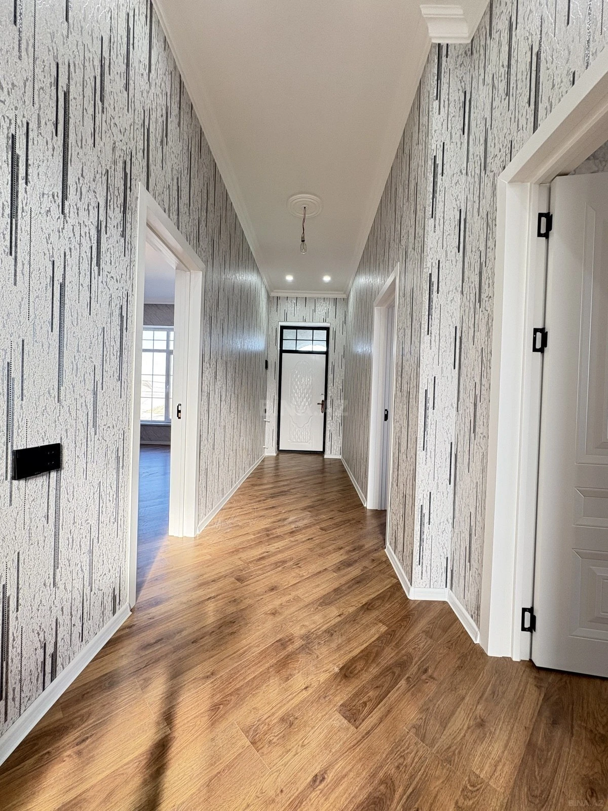 Satılır 5 otaqlı həyət evi 210 m²