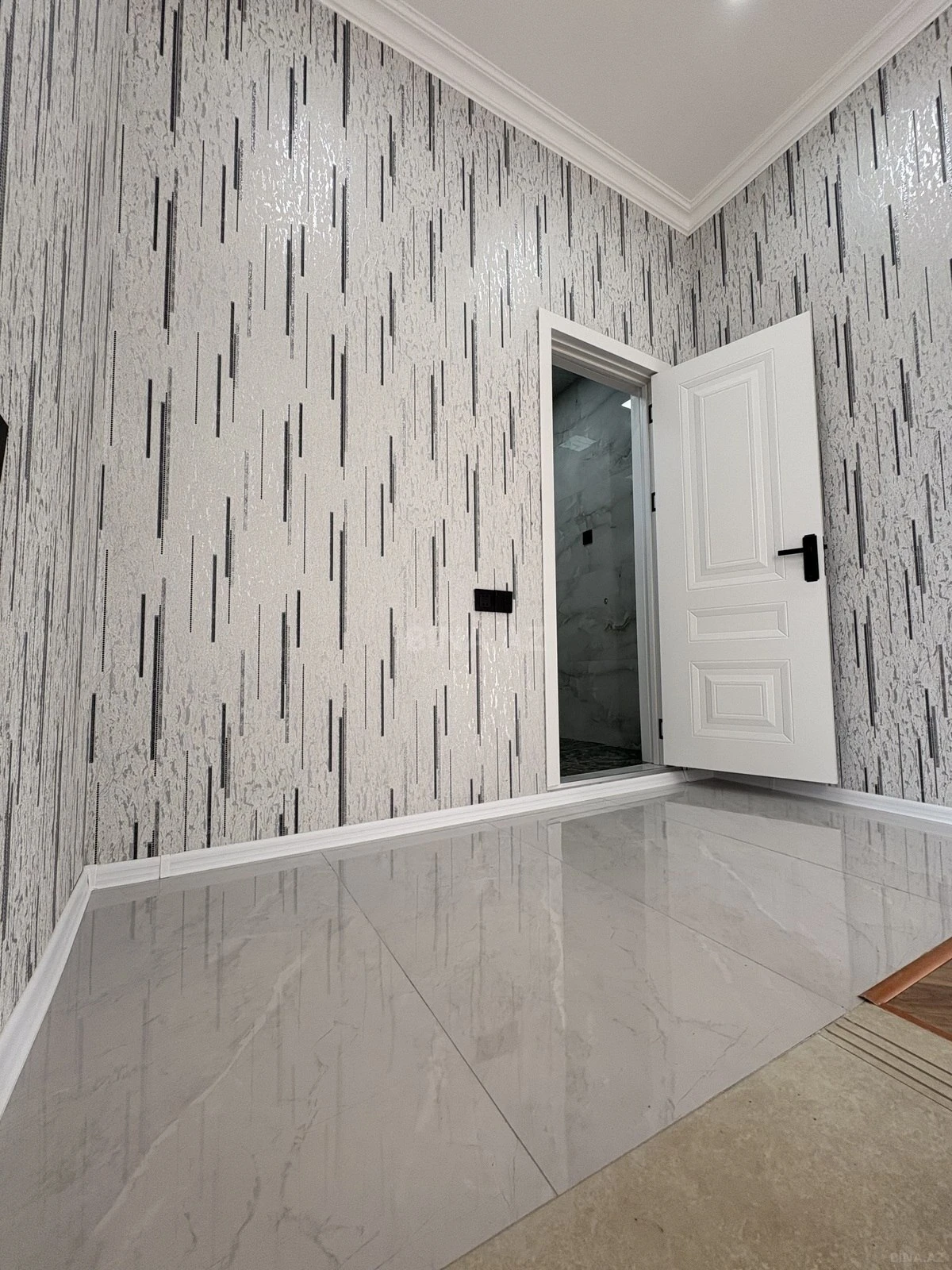 Satılır 5 otaqlı həyət evi 210 m²