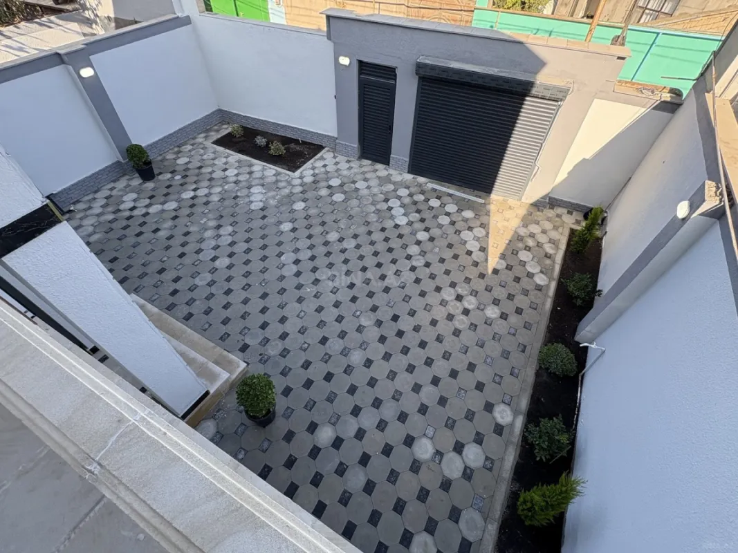 Satılır 5 otaqlı həyət evi 210 m²