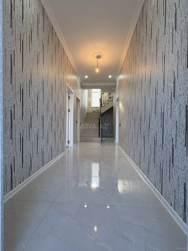 Satılır 5 otaqlı həyət evi 210 m²