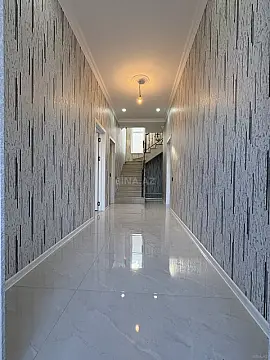 Satılır 5 otaqlı həyət evi 210 m²