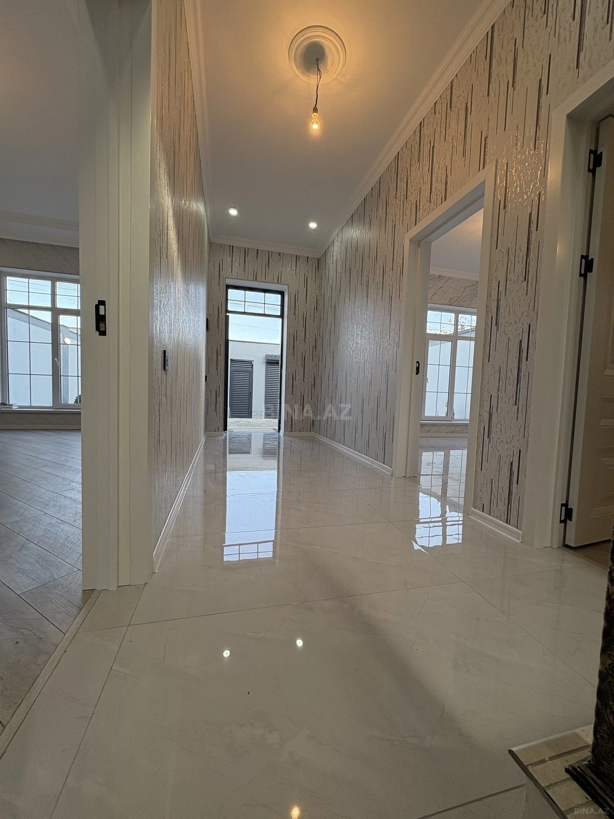 Satılır 5 otaqlı həyət evi 210 m²