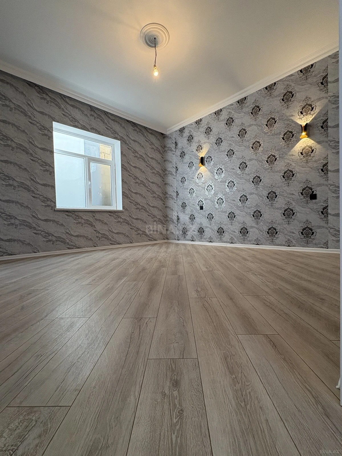 Satılır 5 otaqlı həyət evi 210 m²
