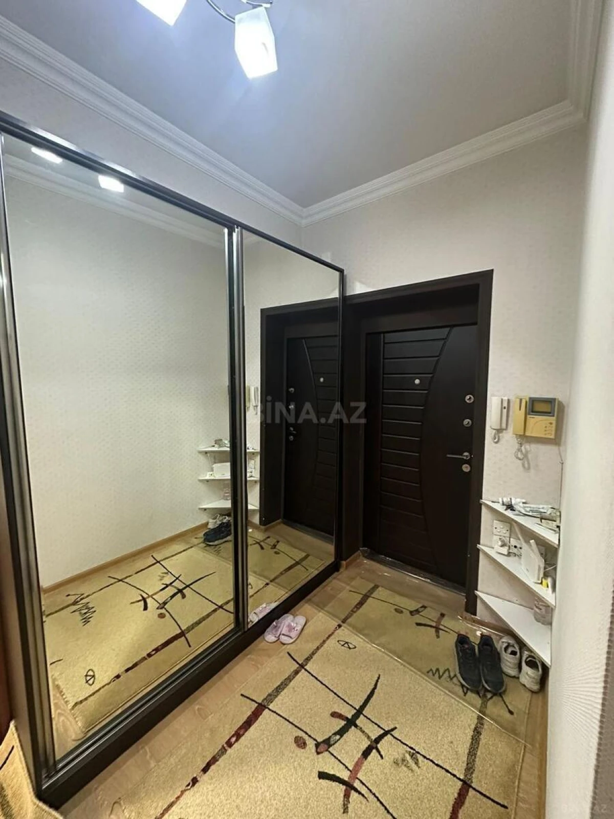 Satılır 3 otaqlı mənzil 116 m²