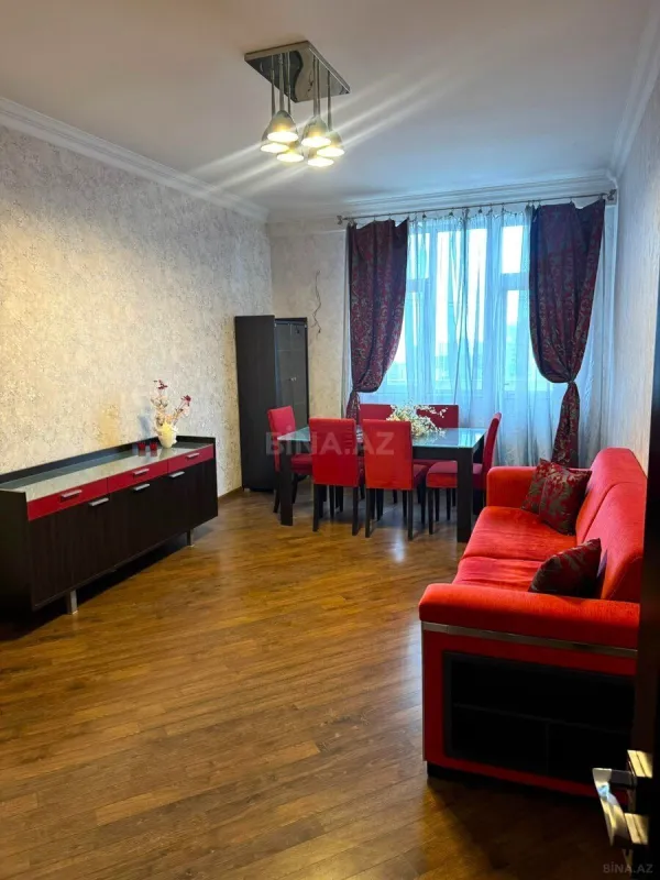 Satılır 2 otaqlı mənzil 92 m²