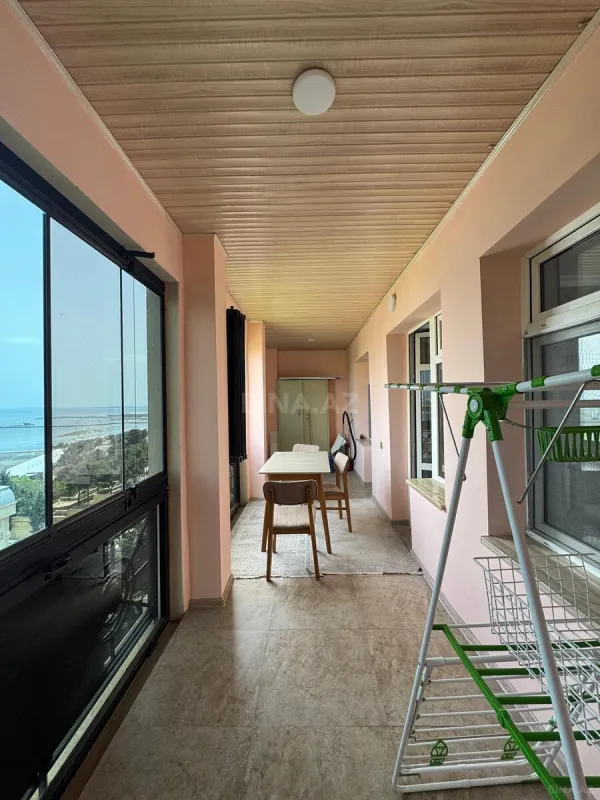 Satılır 4 otaqlı mənzil 120 m²