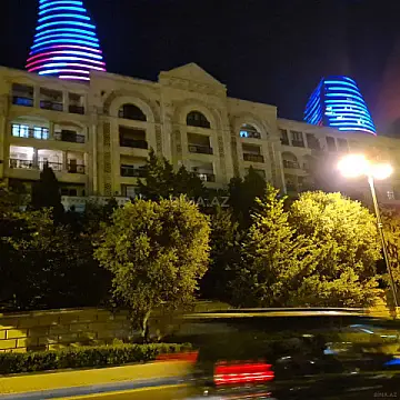 Satılır 4 otaqlı mənzil 120 m²