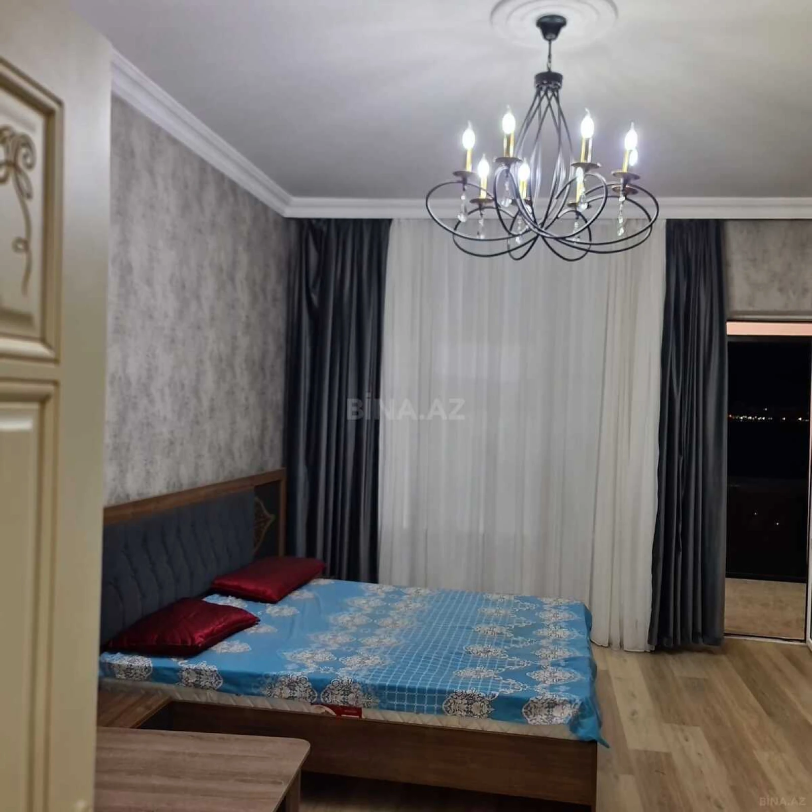 Satılır 4 otaqlı mənzil 120 m²