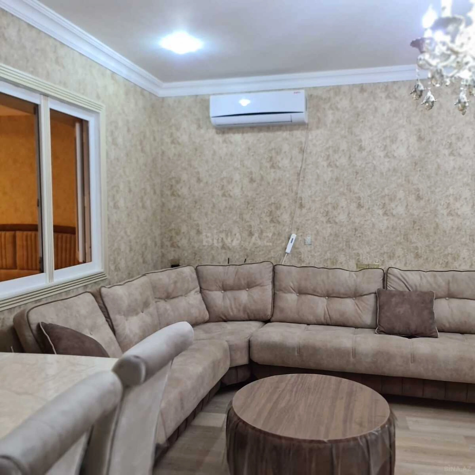 Satılır 4 otaqlı mənzil 120 m²
