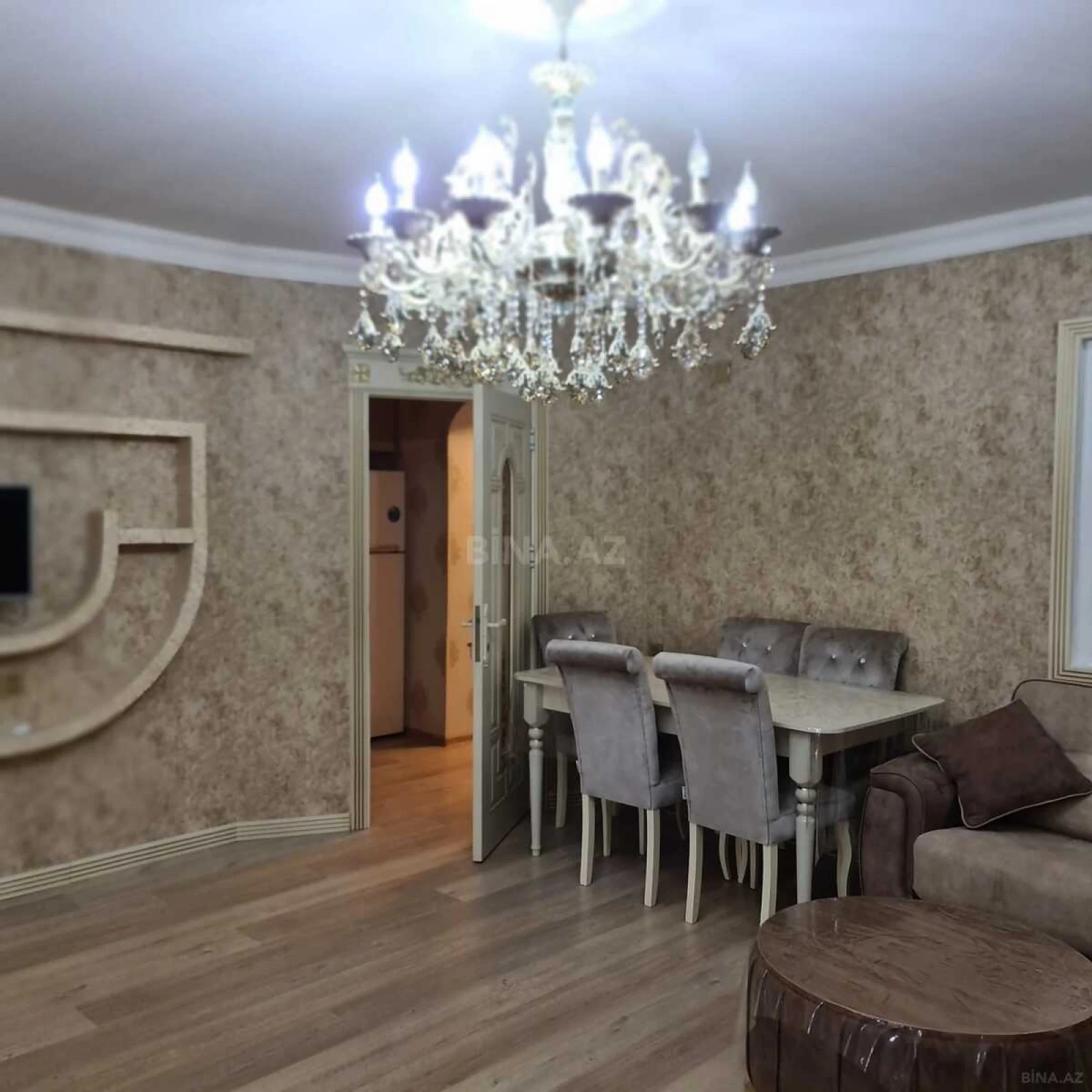 Satılır 4 otaqlı mənzil 120 m²