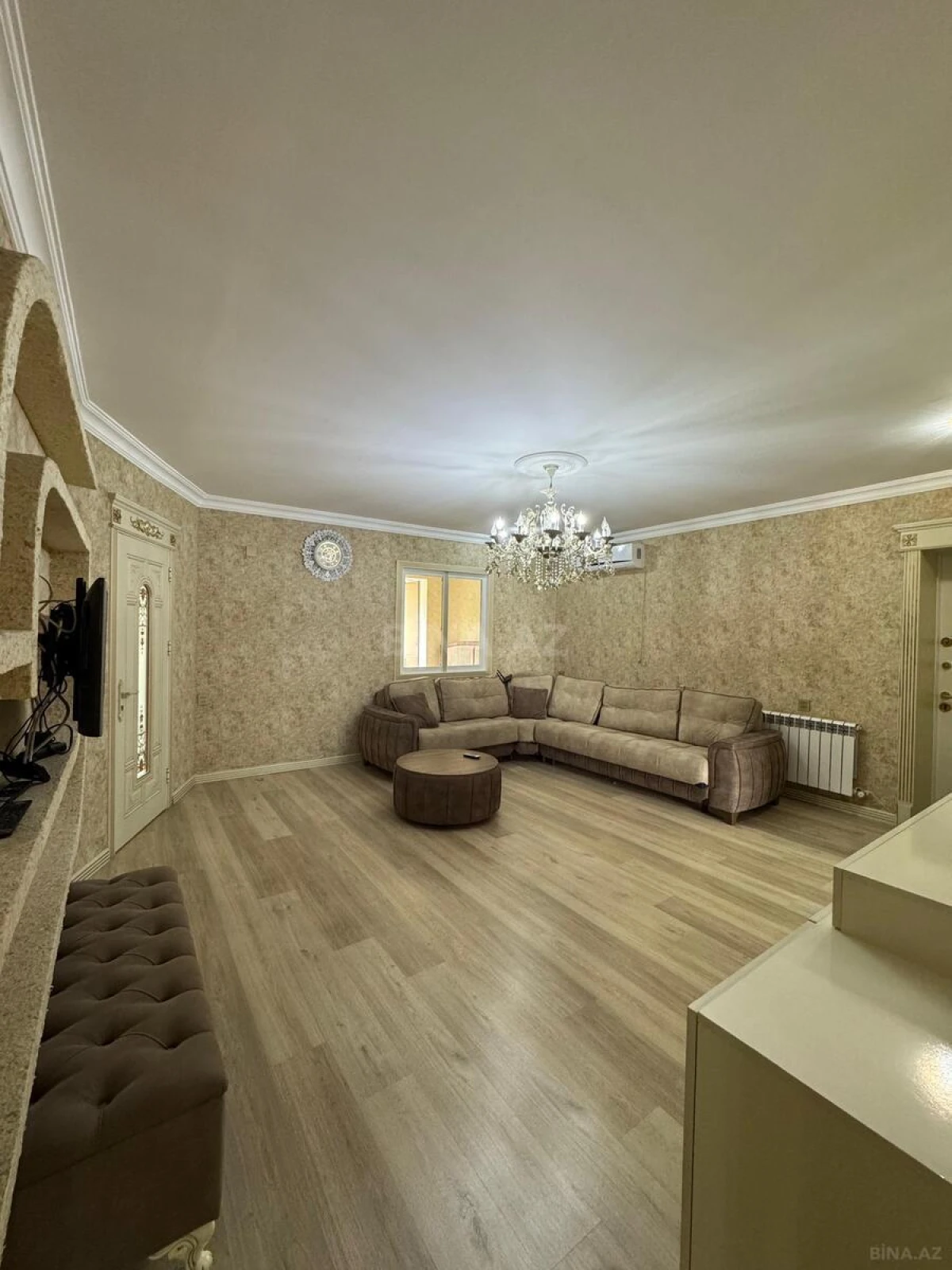 Satılır 4 otaqlı mənzil 120 m²