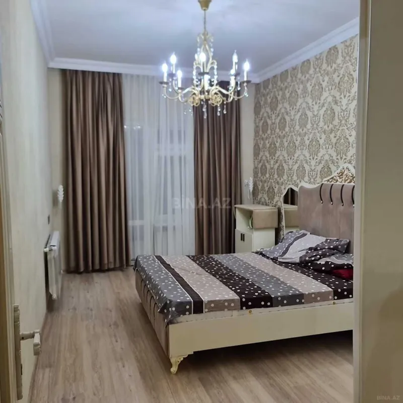 Satılır 4 otaqlı mənzil 120 m²