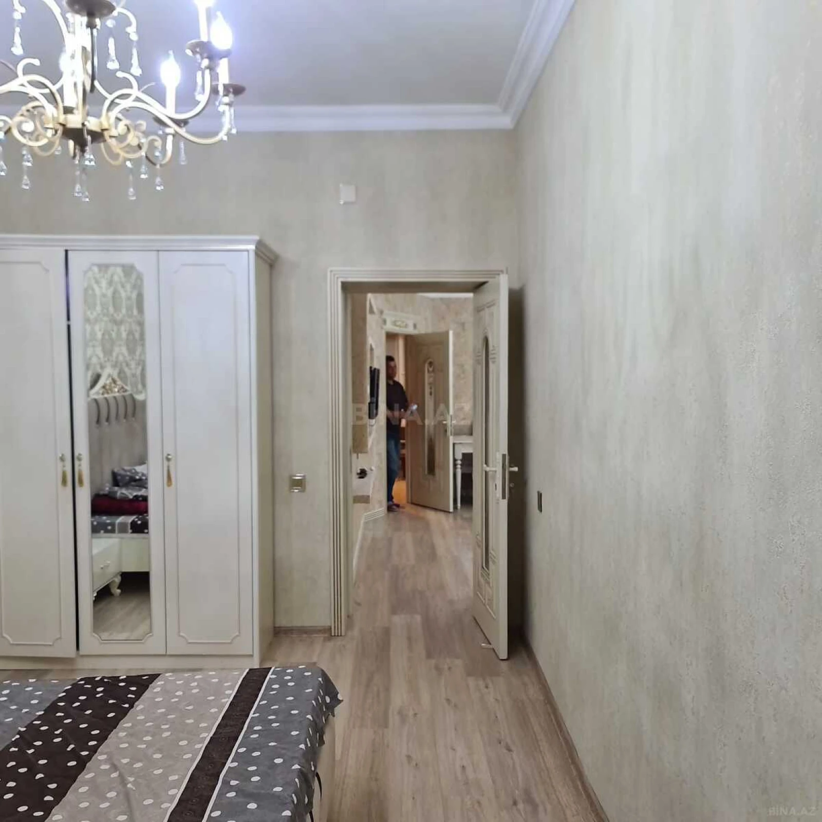 Satılır 4 otaqlı mənzil 120 m²