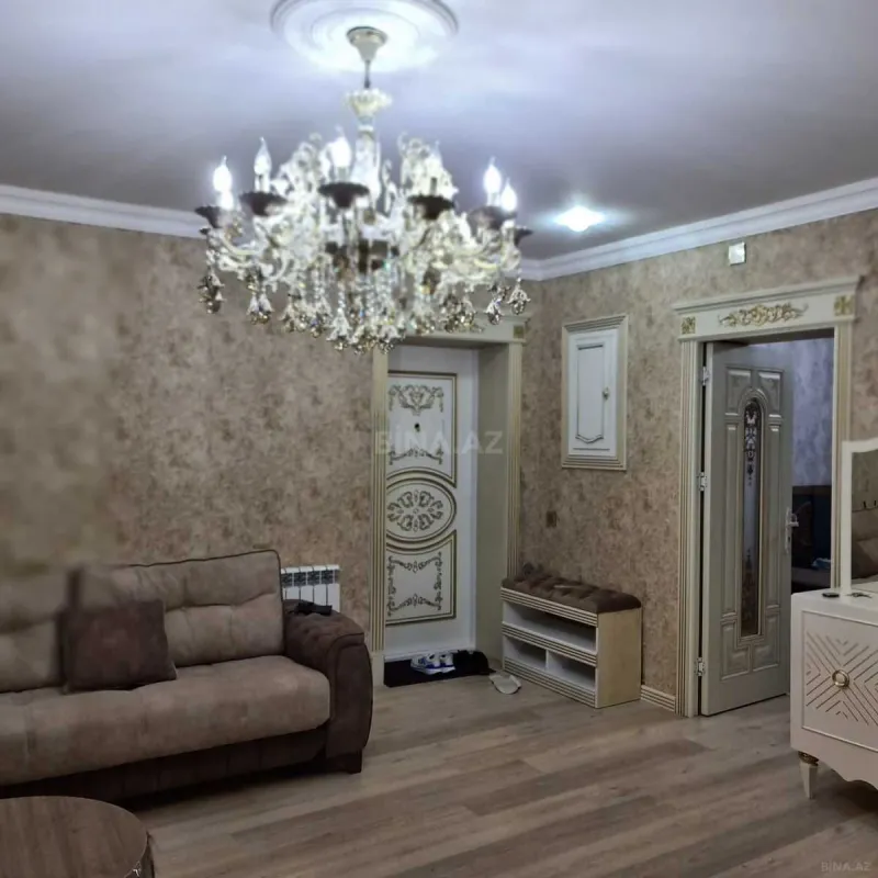 Satılır 4 otaqlı mənzil 120 m²