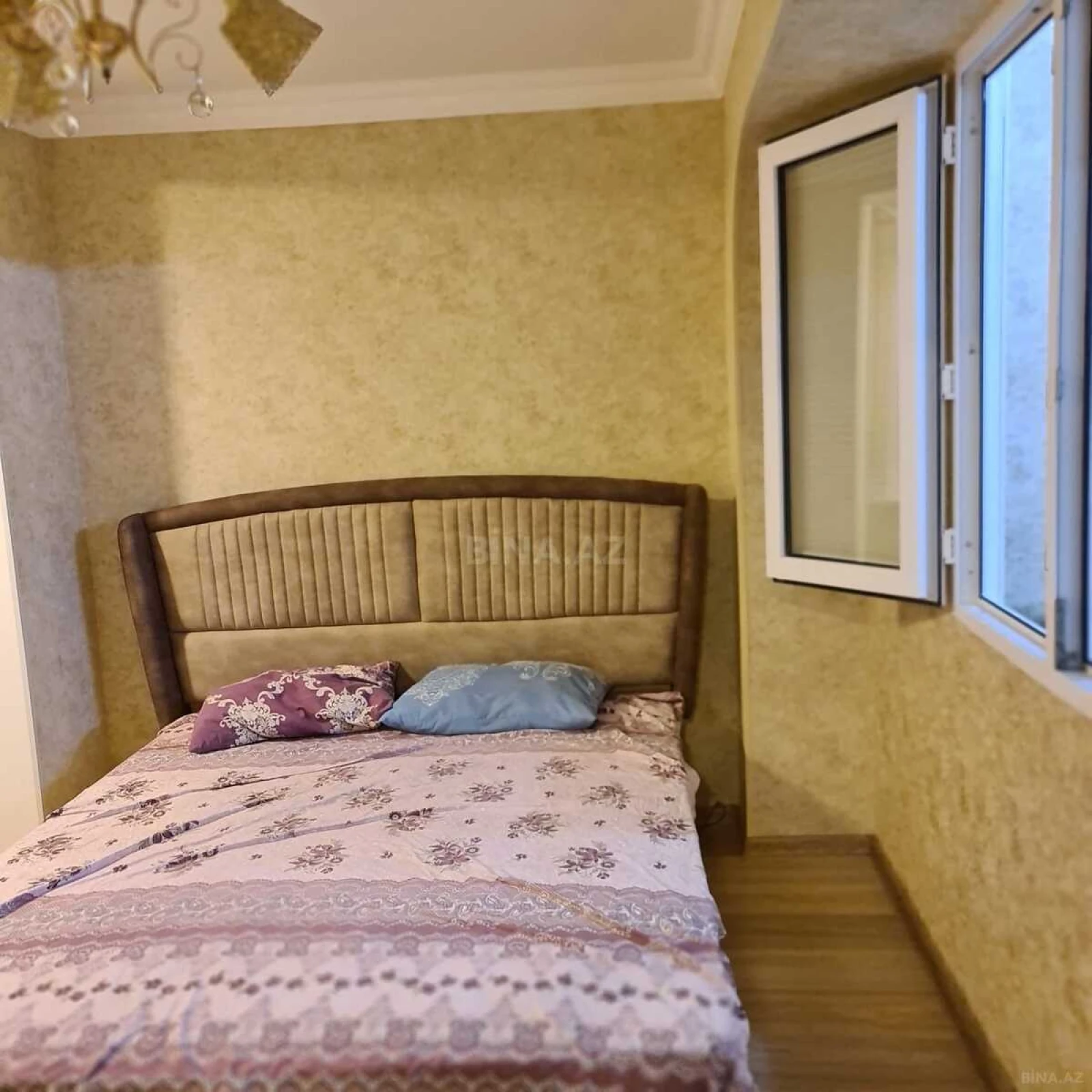 Satılır 4 otaqlı mənzil 120 m²
