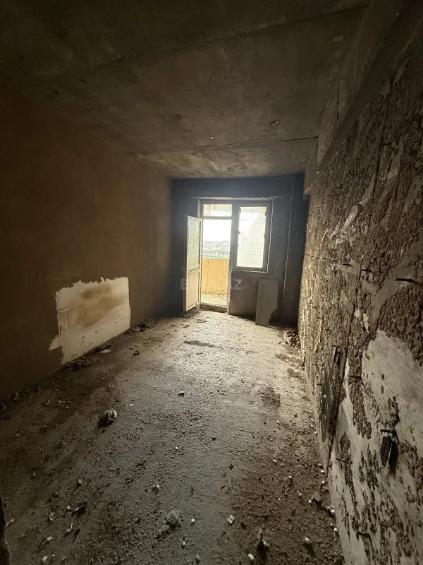 Satılır 3 otaqlı mənzil 112 m²