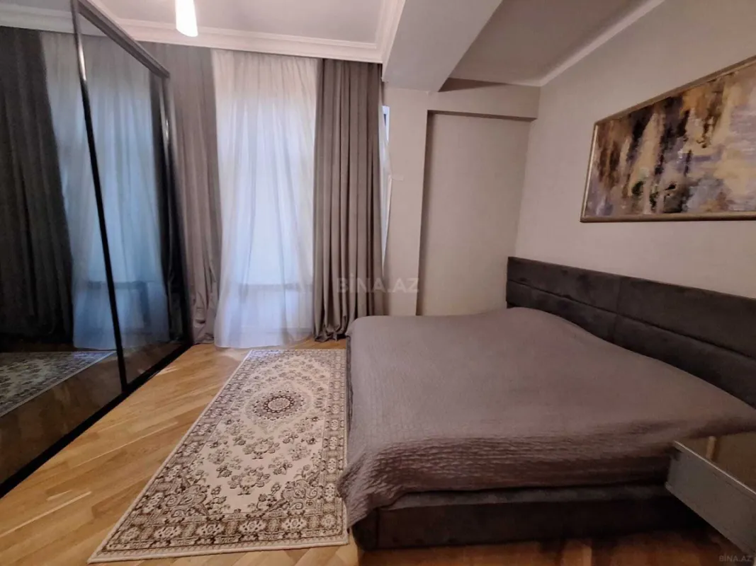 Satılır 3 otaqlı mənzil 125 m²