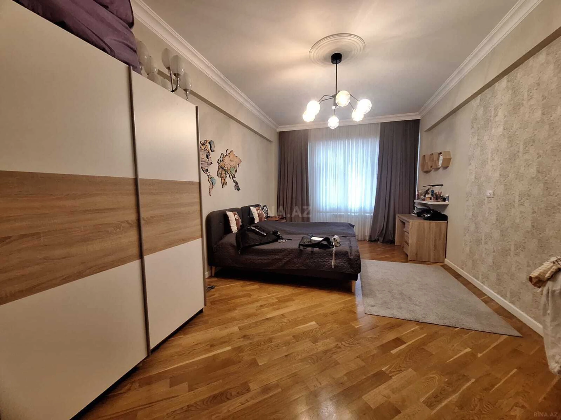 Satılır 3 otaqlı mənzil 125 m²