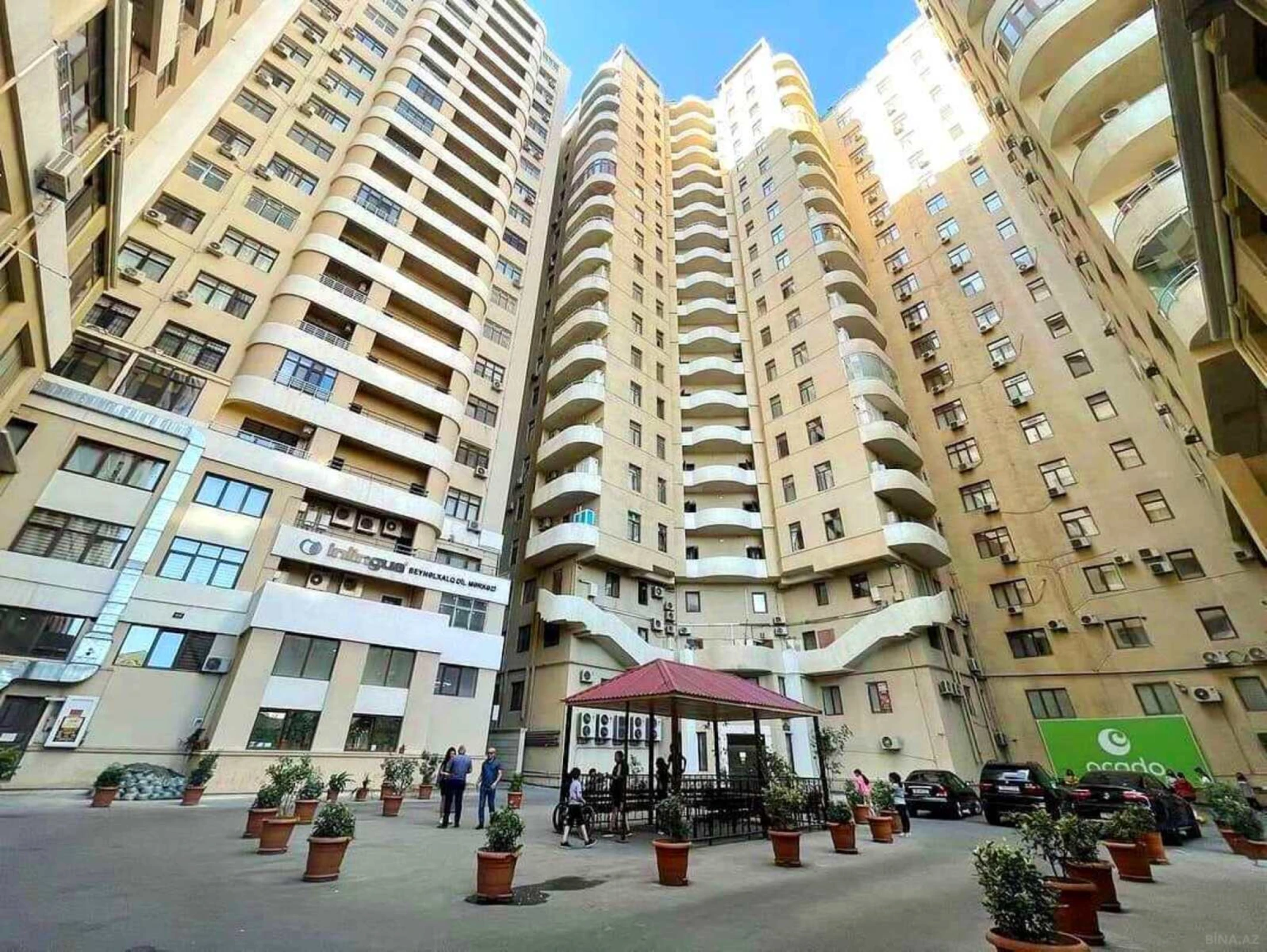 Satılır 3 otaqlı mənzil 125 m²