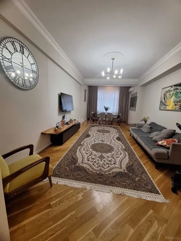Satılır 3 otaqlı mənzil 125 m²
