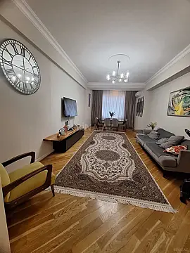 Satılır 3 otaqlı mənzil 125 m²