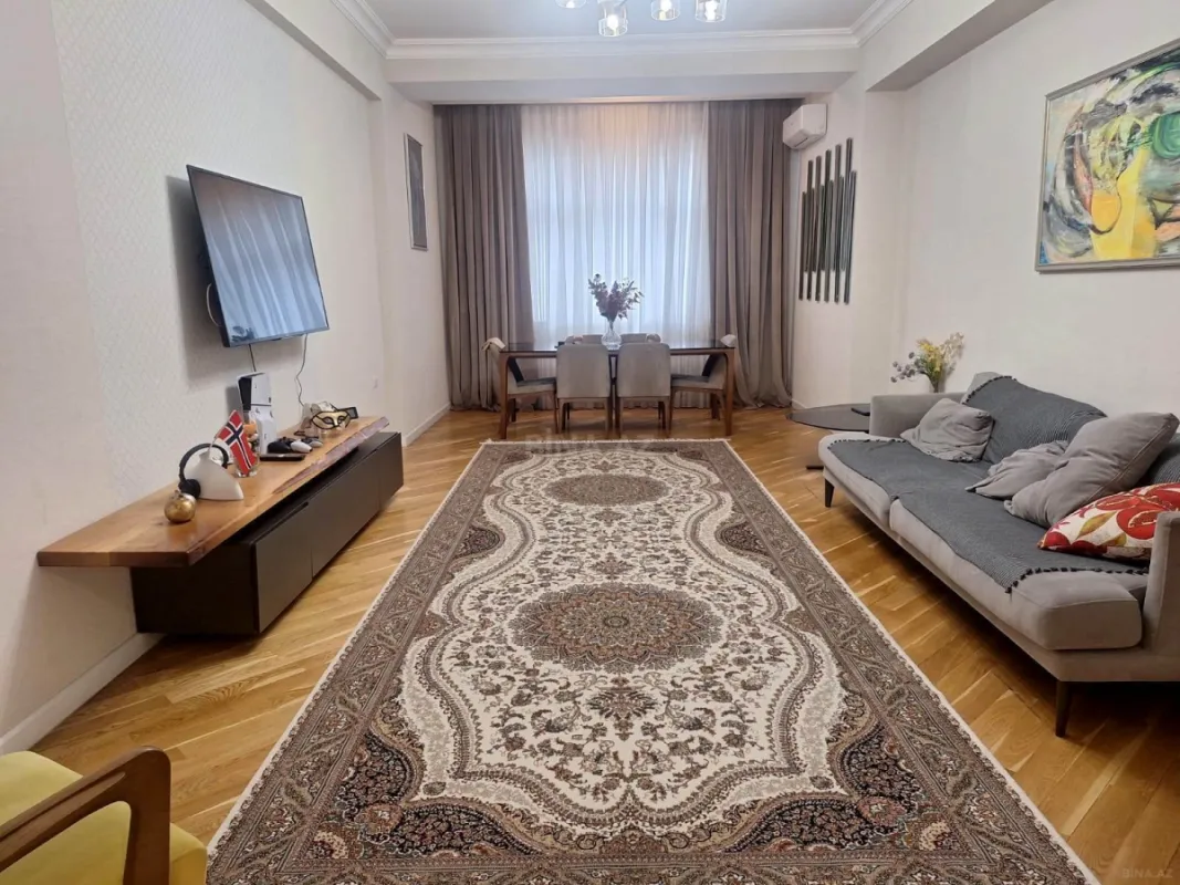 Satılır 3 otaqlı mənzil 125 m²