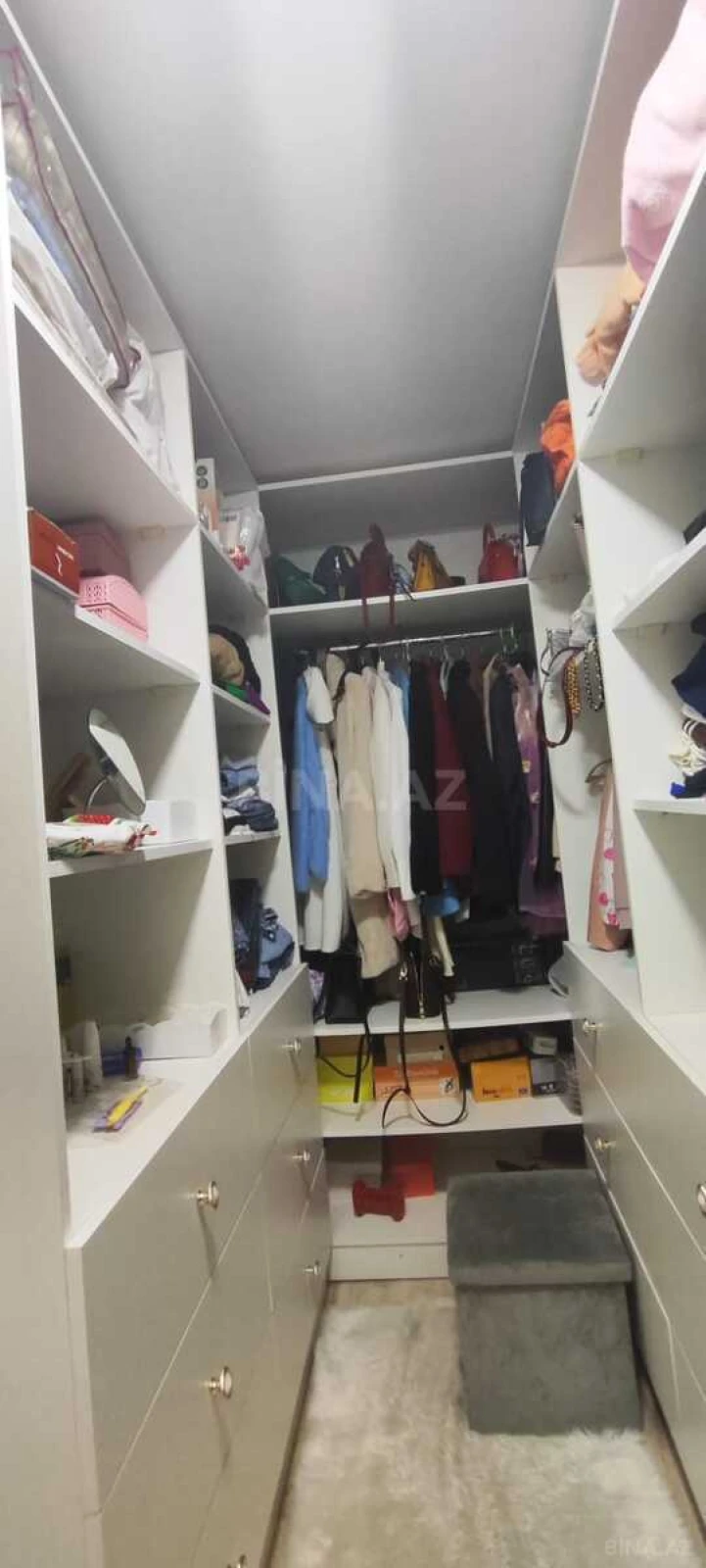 Satılır 4 otaqlı mənzil 110 m²