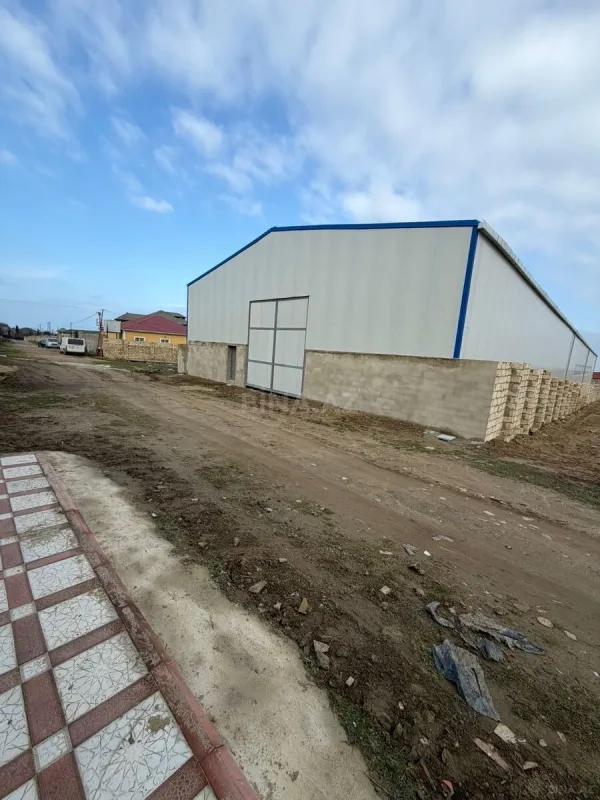 Kirayə verilir obyekt 1100 m²