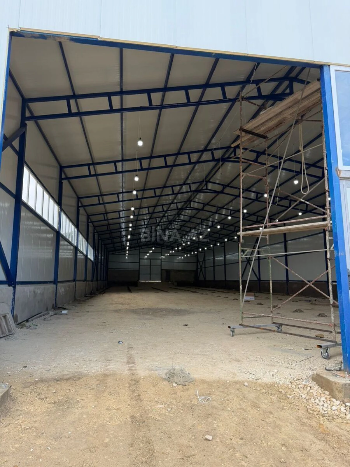 Kirayə verilir obyekt 1100 m²