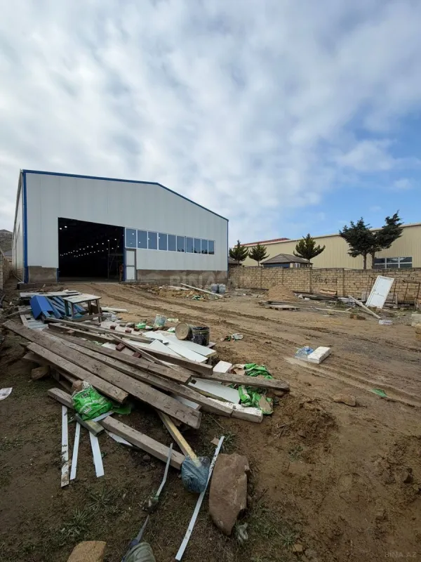 Kirayə verilir obyekt 1100 m²