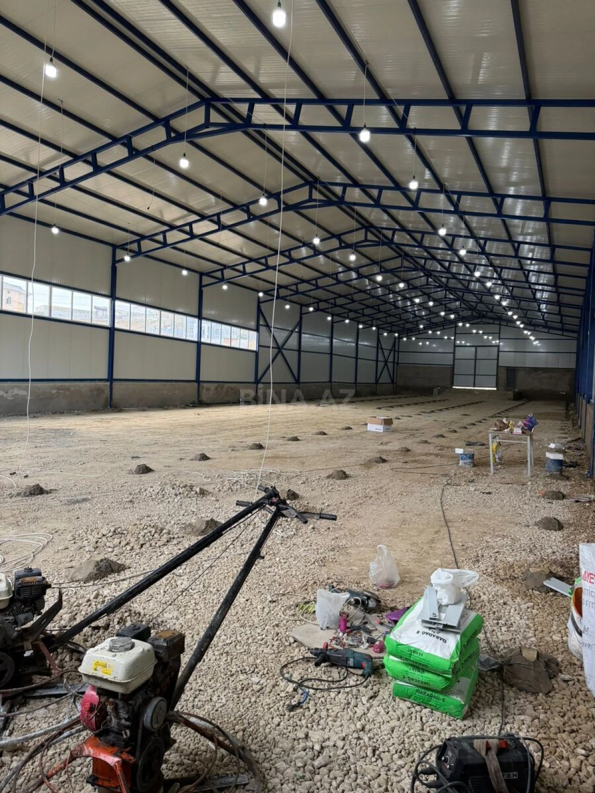 Kirayə verilir obyekt 1100 m²