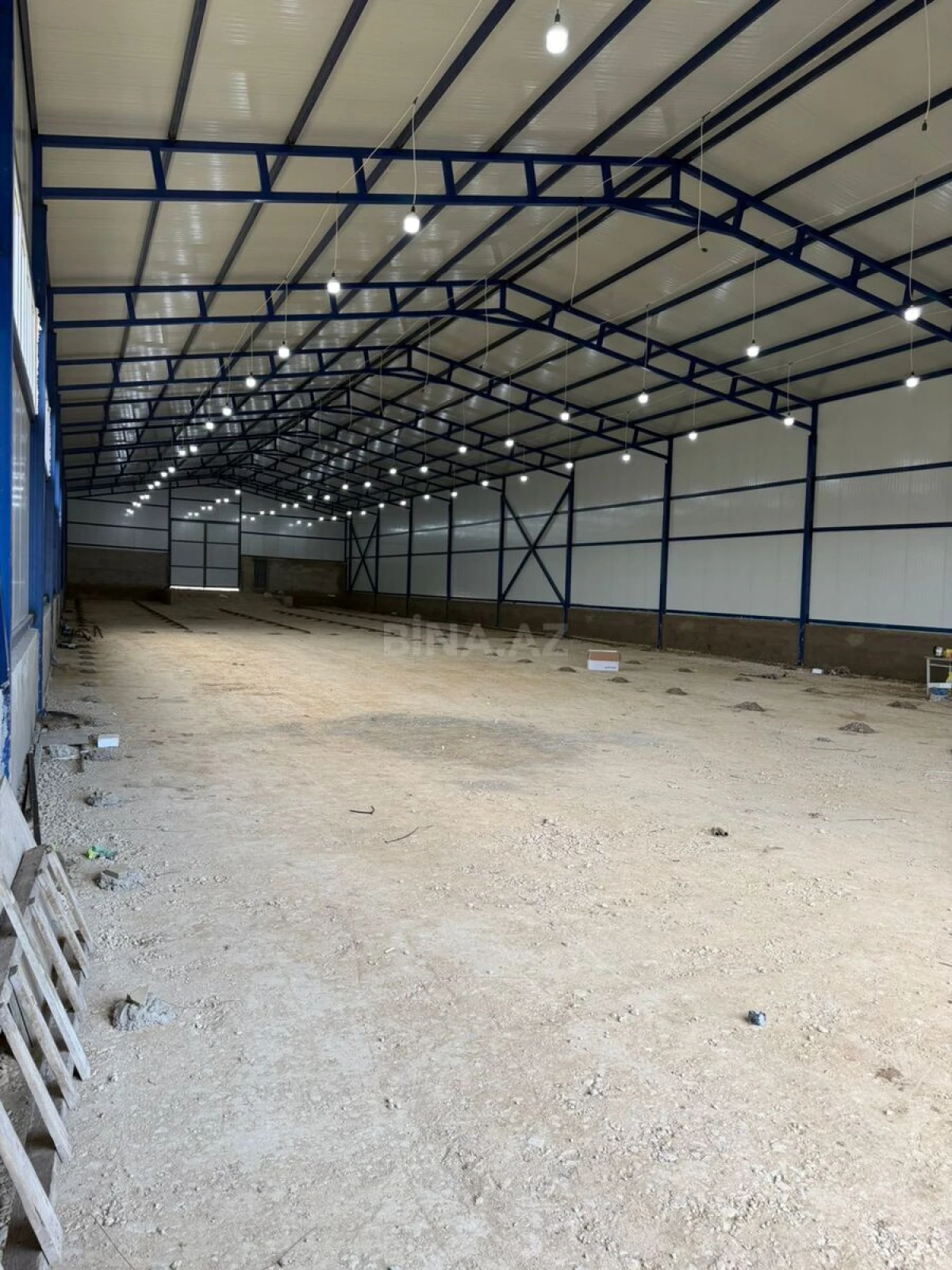 Kirayə verilir obyekt 1100 m²