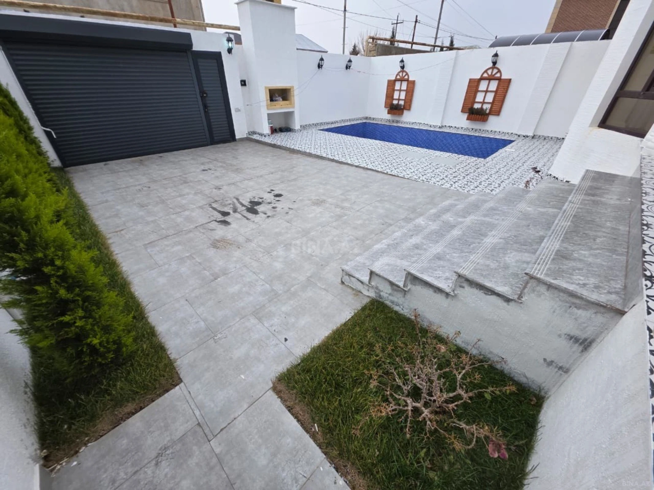 Satılır 5 otaqlı həyət evi 210 m²