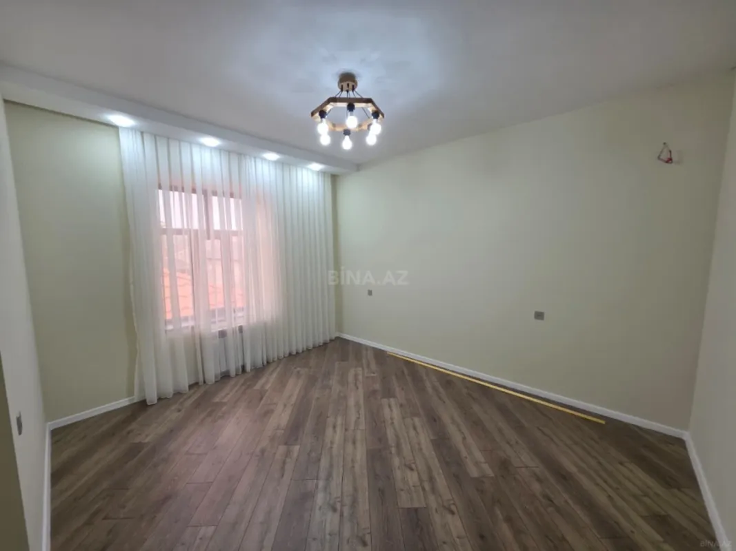 Satılır 5 otaqlı həyət evi 210 m²