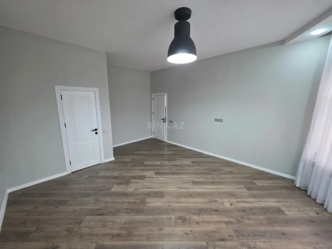 Satılır 5 otaqlı həyət evi 210 m²